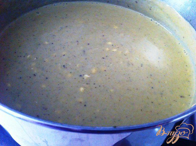 Фото приготовление рецепта: Сырный крем-суп с брокколи шаг №5