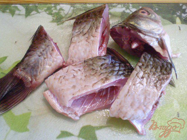 Фото приготовление рецепта: Жареная рыба с рисом шаг №2