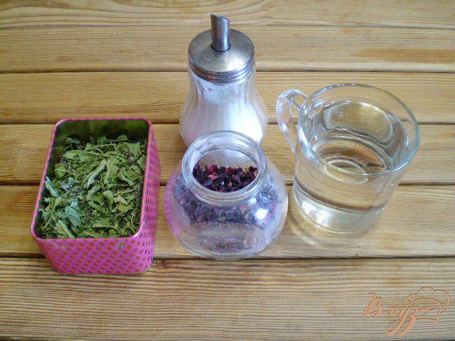 Фото приготовление рецепта: Чай из каркаде и мяты шаг №1