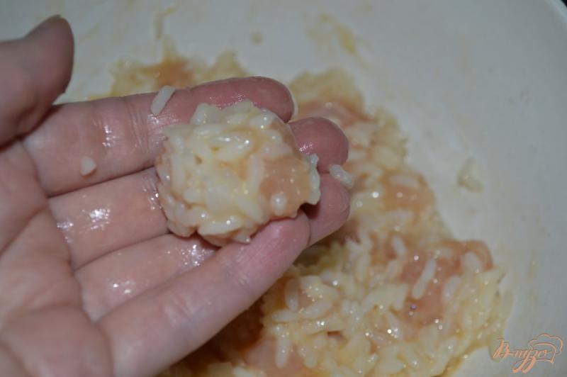 Фото приготовление рецепта: Суп с фрикаделями из риса и курицы шаг №10