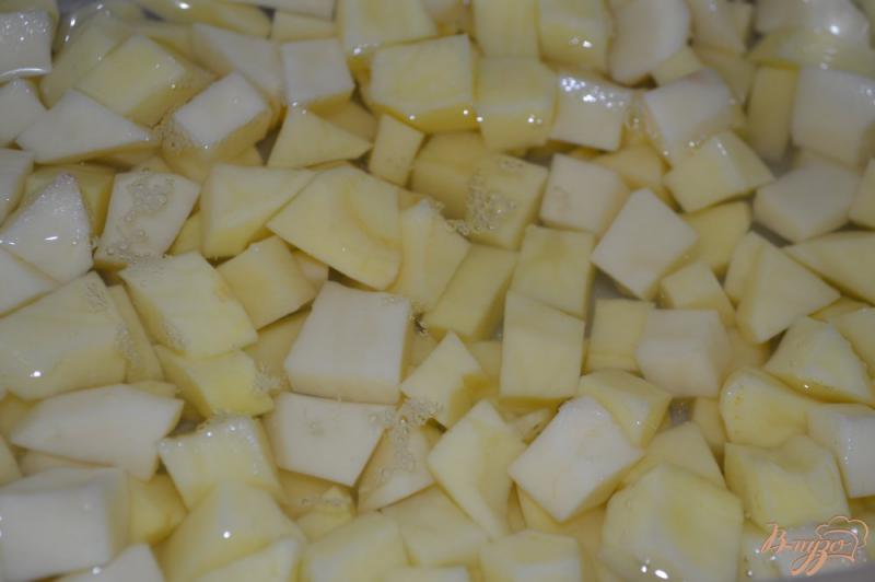 Фото приготовление рецепта: Гречневый суп с голенями в мультиварке шаг №4