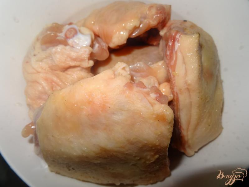 Фото приготовление рецепта: Куриные бедрышки запеченные в духовке шаг №1