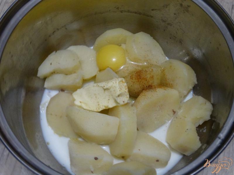 Фото приготовление рецепта: Картофельные розочки с брокколи шаг №3