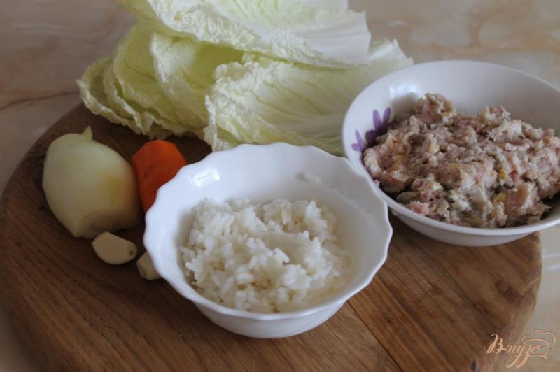 Фото приготовление рецепта: Голубцы с пекинской капусты со свининой шаг №1
