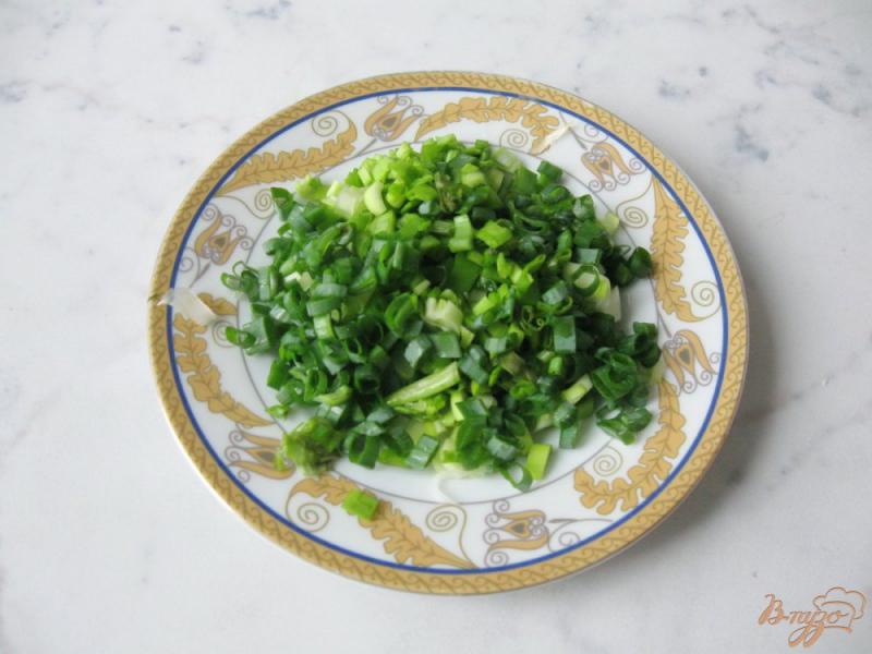 Фото приготовление рецепта: Салат из редьки с сельдереем шаг №5