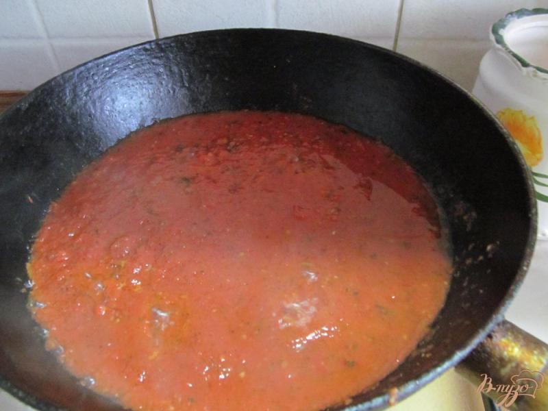 Фото приготовление рецепта: Фрикадельки в соусе с кус-кусом шаг №5