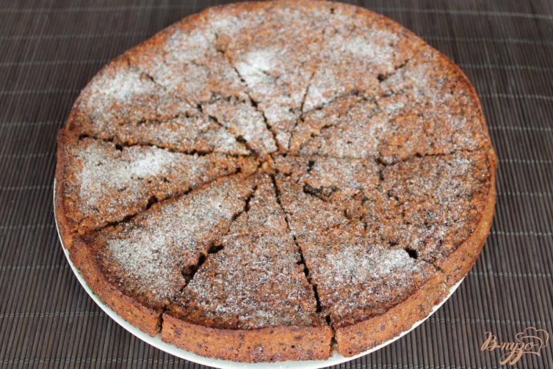Фото приготовление рецепта: Овсяный пирог с орехами шаг №8