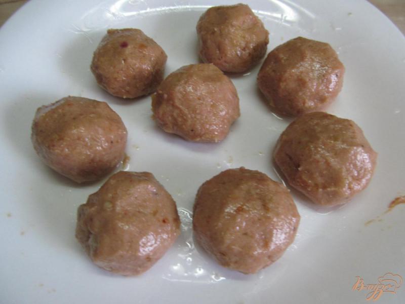 Фото приготовление рецепта: Фрикадельки с картофелем в духовке шаг №6
