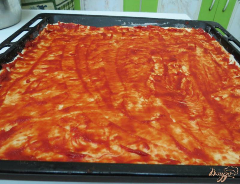 Фото приготовление рецепта: Пицца  с огурцами шаг №5