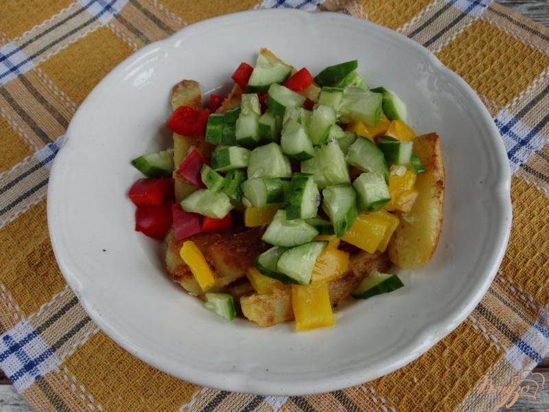 Фото приготовление рецепта: Картофельный салат с перепелиными яйцами и горчично-чесночной заправкой шаг №4