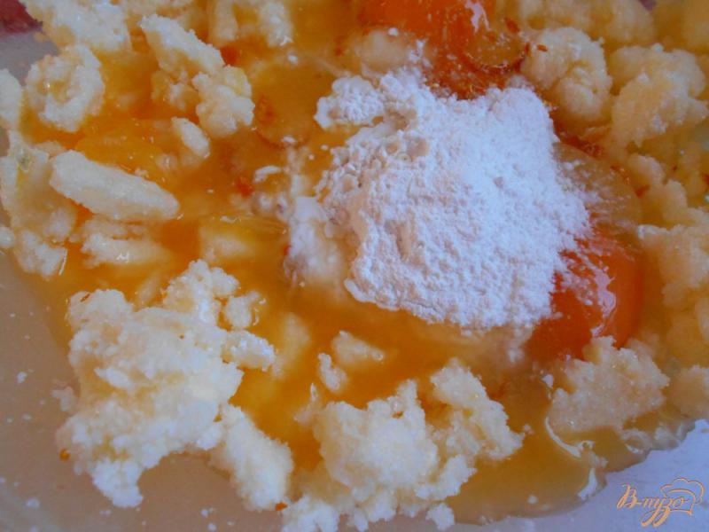 Фото приготовление рецепта: Апельсиновые кексы шаг №4