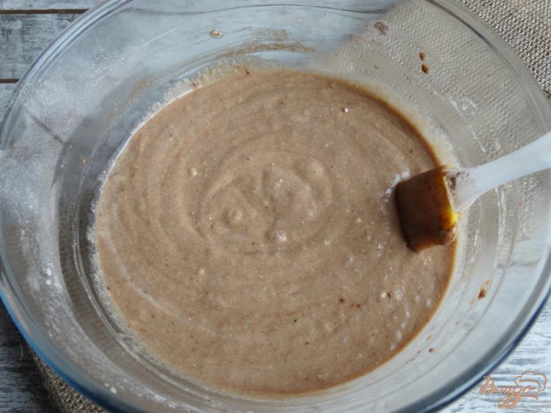 Фото приготовление рецепта: Мокрый шоколадный манник с вишнево-молочной заливкой шаг №5