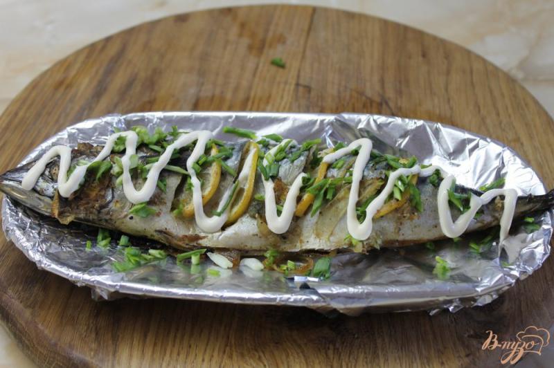 Фото приготовление рецепта: Запеченная рыбка со специями в соевом соусе шаг №5