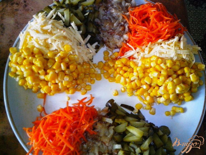 Фото приготовление рецепта: Праздничный салат «Для сынули» шаг №2