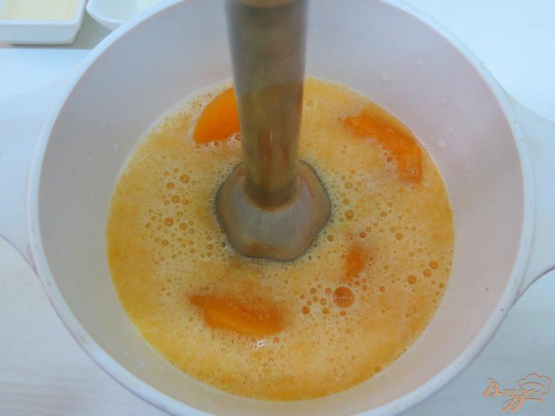 Фото приготовление рецепта: Мусс из персикового пюре шаг №2