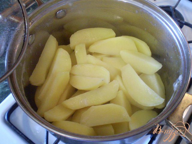 Фото приготовление рецепта: Картофель запеченный с горчицей и зеленью шаг №4