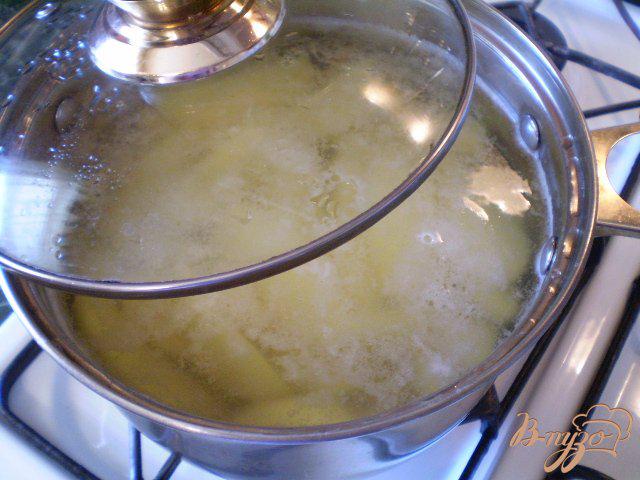 Фото приготовление рецепта: Картофель запеченный с горчицей и зеленью шаг №3