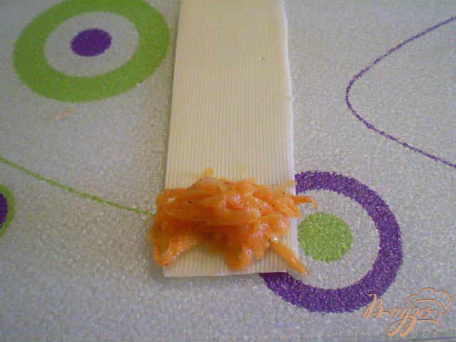 Фото приготовление рецепта: Сырная закуска с морковью шаг №5