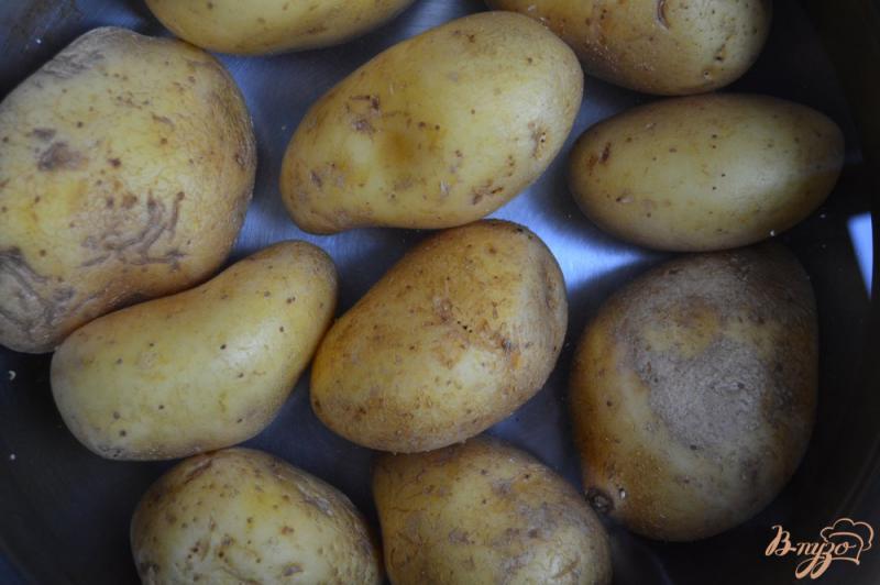 Фото приготовление рецепта: Картофельное пюре со сливками и мускатом шаг №1