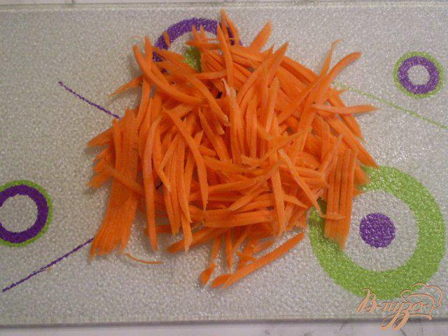 Фото приготовление рецепта: Весенний салат с морковкой шаг №5