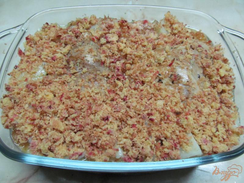 Фото приготовление рецепта: Куриные бедра с картофелем в молоке шаг №9