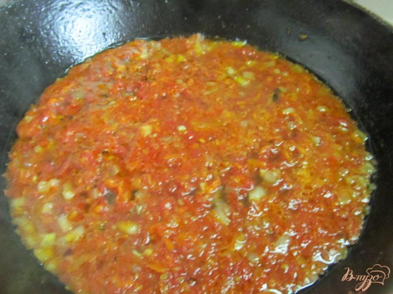 Фото приготовление рецепта: Зеленый борщ с томатом и пшеном шаг №7