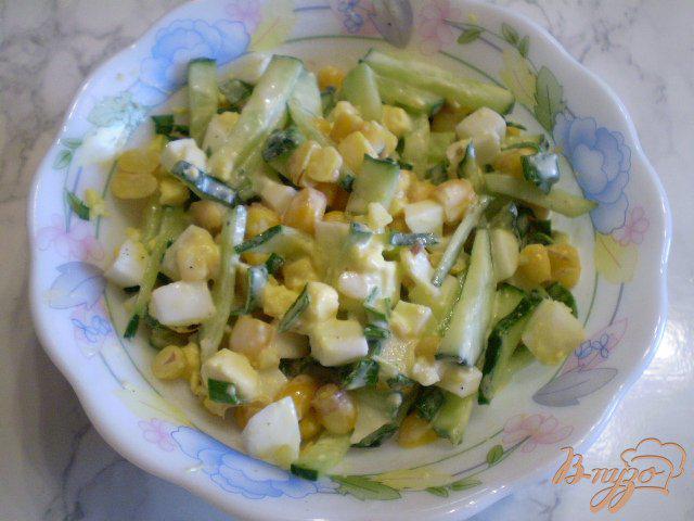 Фото приготовление рецепта: Салат из вареной кукурузы шаг №6