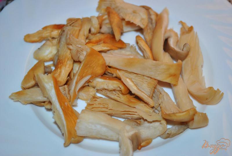 Фото приготовление рецепта: Овощной гарнир с грибами вешенками шаг №2