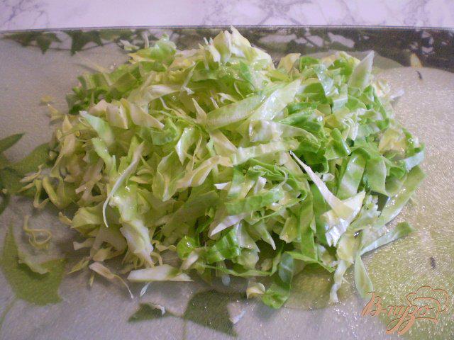 Фото приготовление рецепта: Салат из свежих овощей шаг №4