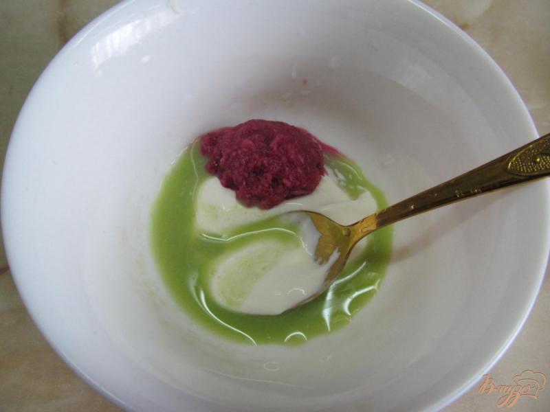 Фото приготовление рецепта: Салат из свежего щавеля свеклы и зеленого горошка шаг №2