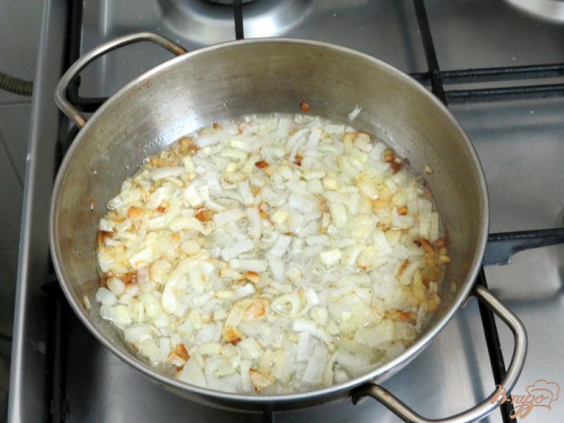 Фото приготовление рецепта: Вареники с картофелем, грибами и черемшой шаг №3