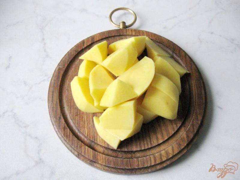 Фото приготовление рецепта: Картофель запечённый с сельдереем шаг №1