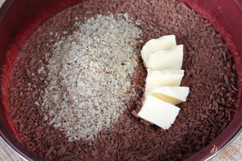 Фото приготовление рецепта: Творожный торт с орехами и глазурью шаг №2
