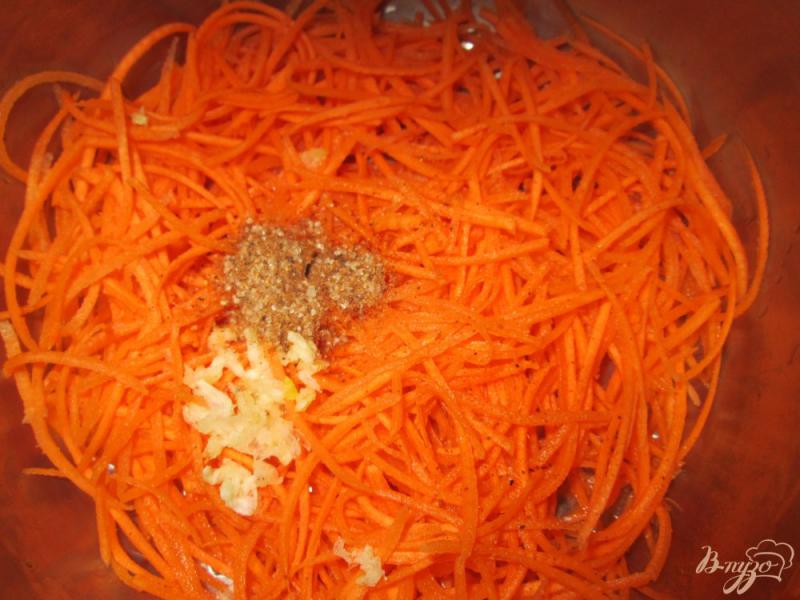 Фото приготовление рецепта: Морковь по- корейски шаг №2