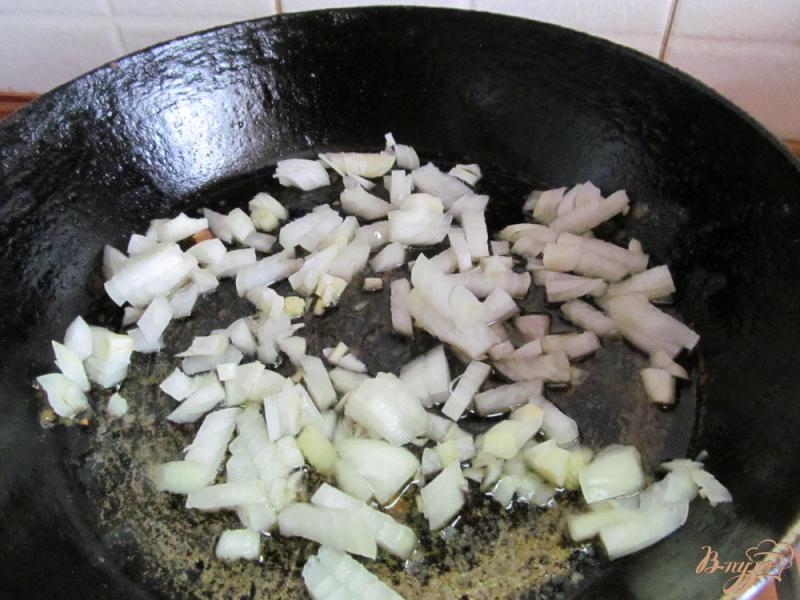 Фото приготовление рецепта: Картофельные ватрушки с мясом шаг №5