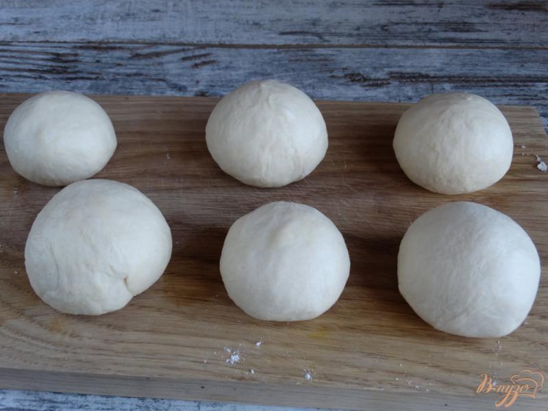 Фото приготовление рецепта: Хлебные булочки с маком и кунжутом шаг №7