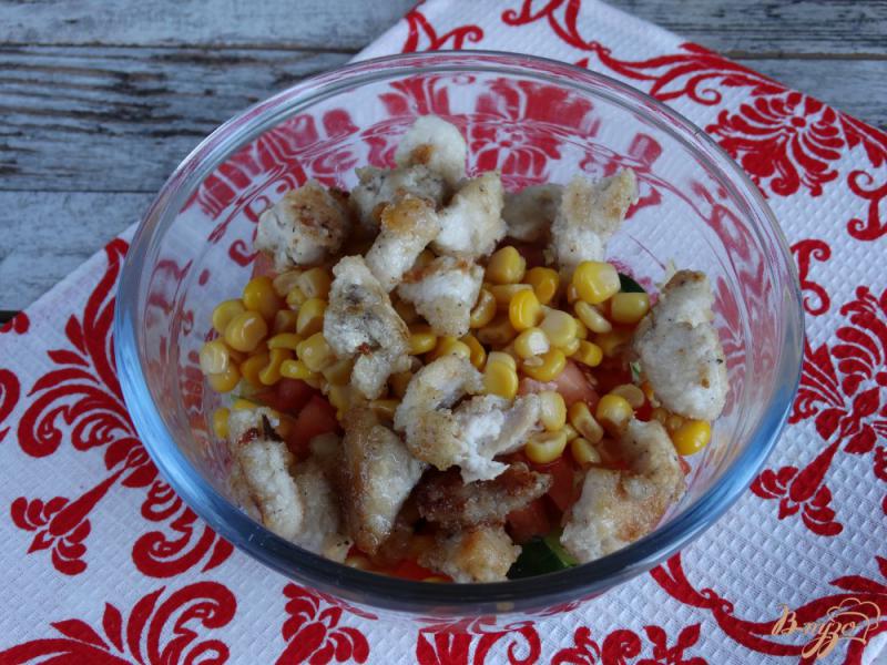 Фото приготовление рецепта: Салат Табуле с куриным филе и кукурузой шаг №7