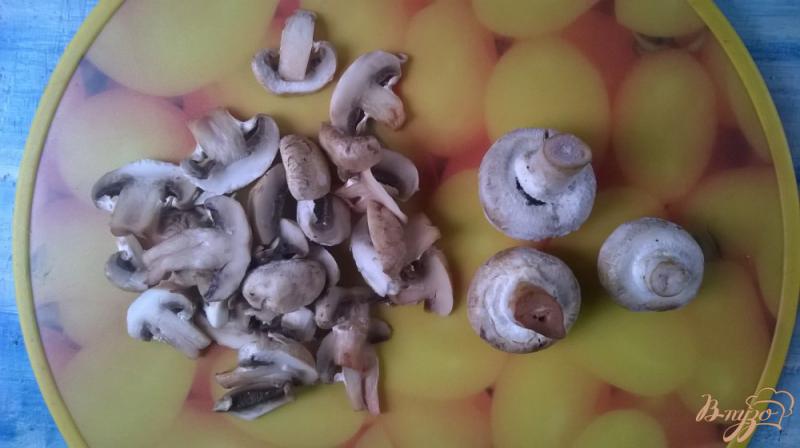 Фото приготовление рецепта: Пенне с грибами и баклажанами шаг №3