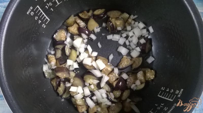 Фото приготовление рецепта: Пенне с грибами и баклажанами шаг №4