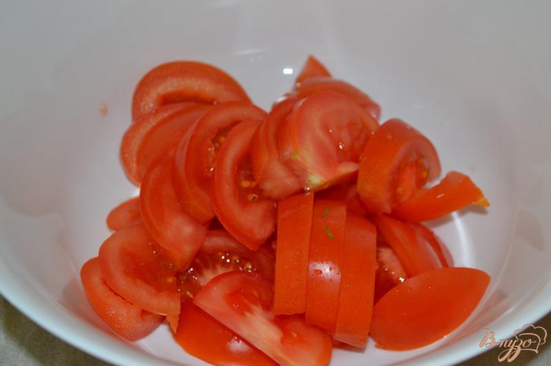 Фото приготовление рецепта: Салат из помидор и моцареллы шаг №1