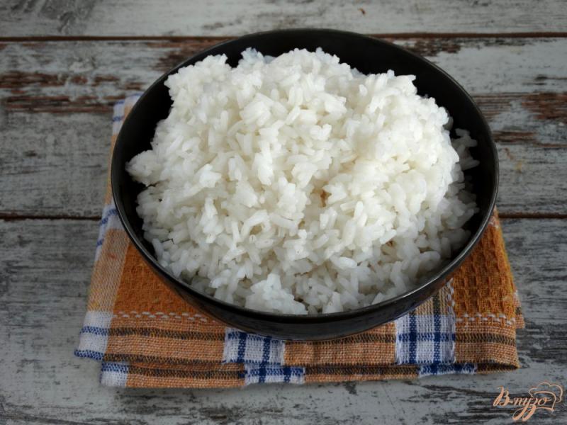 Фото приготовление рецепта: Сытная рисовая запеканка со свининой и овощами шаг №1