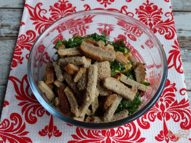 Фото приготовление рецепта: Салат с фасолью кукурузой и ветчиной шаг №6