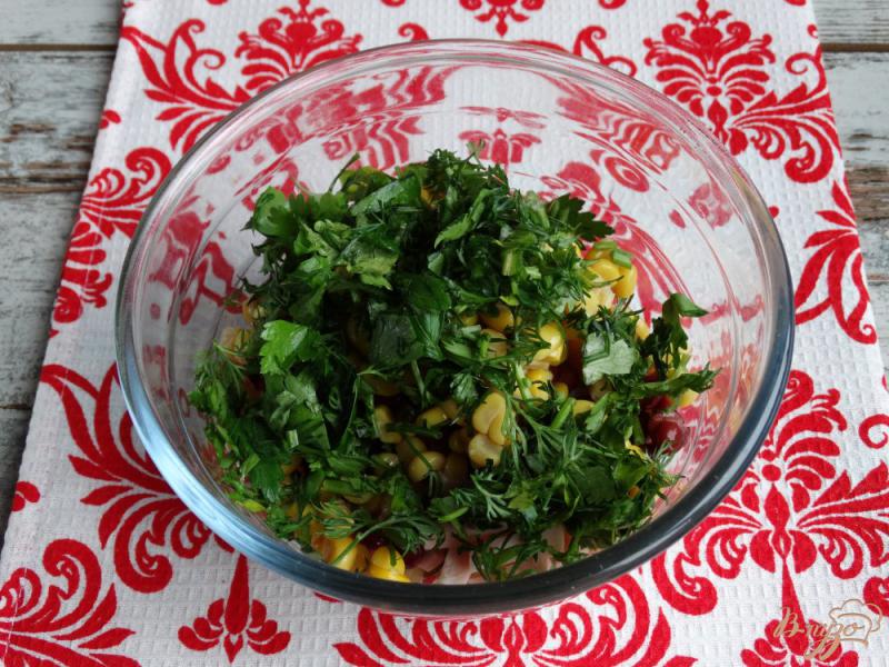 Фото приготовление рецепта: Салат с фасолью кукурузой и ветчиной шаг №5