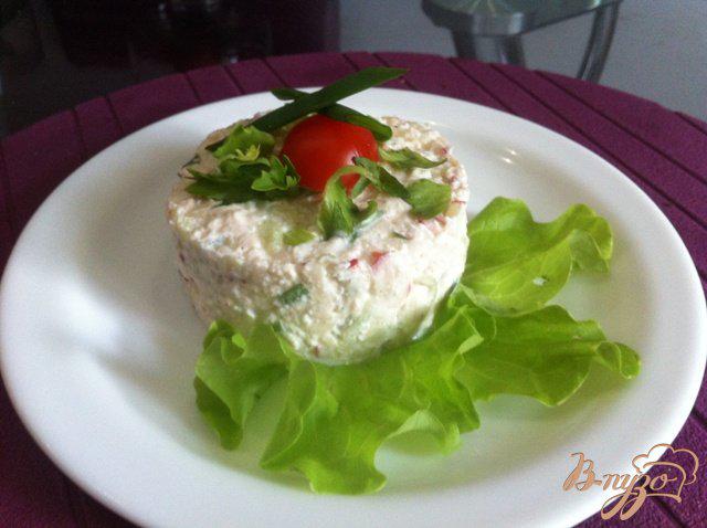 Фото приготовление рецепта: Салат с творогом и овощами шаг №6