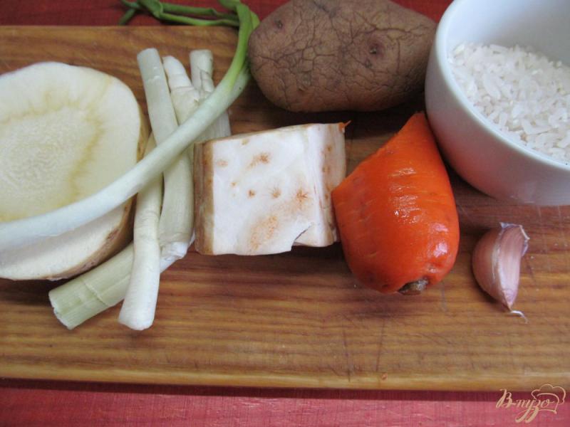 Фото приготовление рецепта: Томатный суп карри шаг №1