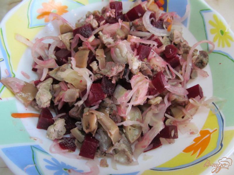 Фото приготовление рецепта: Салат из свеклы капусты и мяса шаг №5