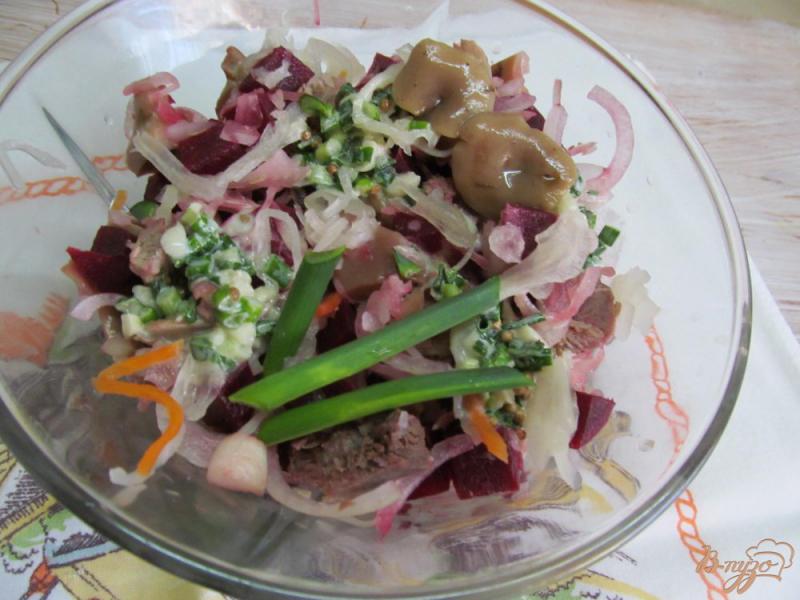 Фото приготовление рецепта: Салат из свеклы капусты и мяса шаг №6