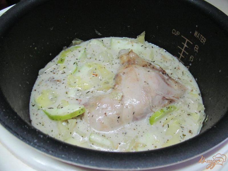 Фото приготовление рецепта: Курица с капустой в горчичном соусе шаг №11