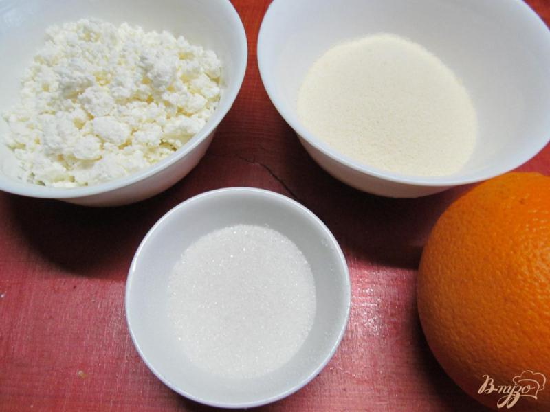 Фото приготовление рецепта: Десерт из манки и апельсина шаг №1