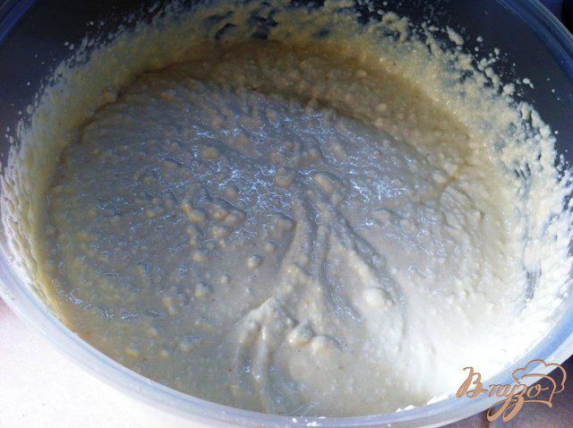 Фото приготовление рецепта: Ванильная  двухслойная запеканка  с клубничным соусом шаг №4